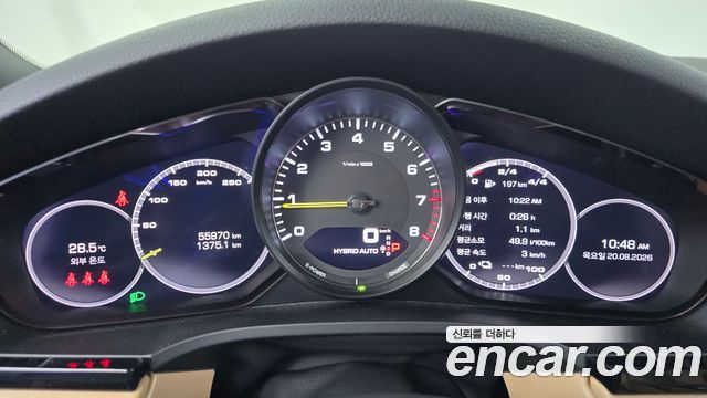 Porsche Cayenne 2021 — photo 11