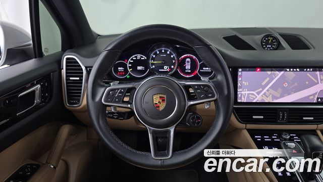 Porsche Cayenne 2021 — photo 19