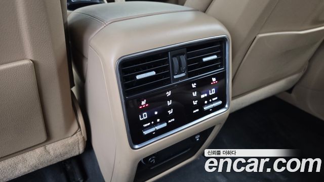 Porsche Cayenne 2021 — photo 25