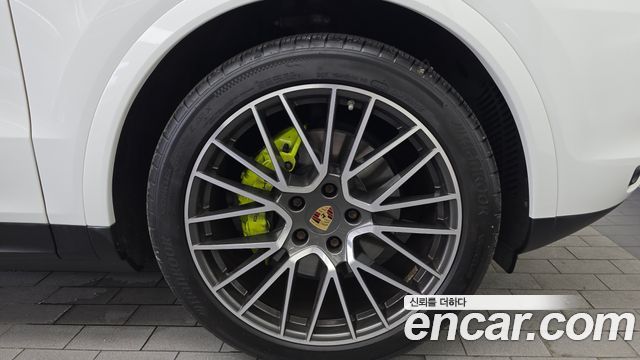 Porsche Cayenne 2021 — photo 7