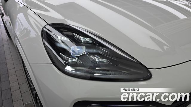 Porsche Cayenne 2021 — photo 8