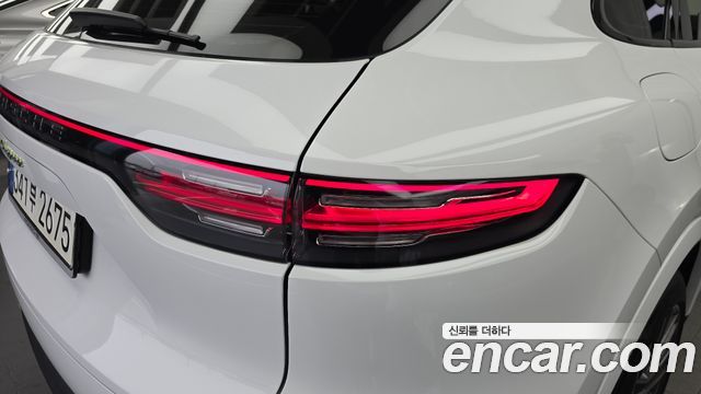 Porsche Cayenne 2021 — photo 9