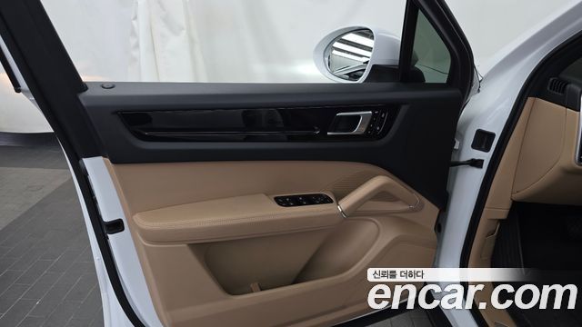 Porsche Cayenne 2021 — photo 14