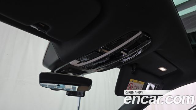 Porsche Cayenne 2021 — photo 27