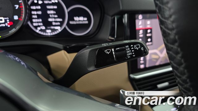 Porsche Cayenne 2021 — photo 30