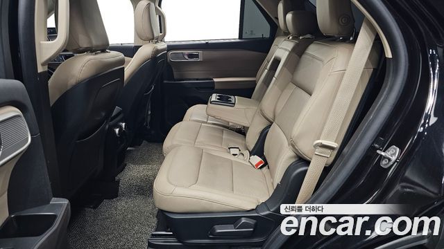 Ford Explorer 2020 — photo 17