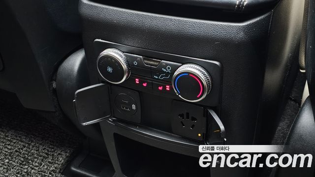 Ford Explorer 2020 — photo 23