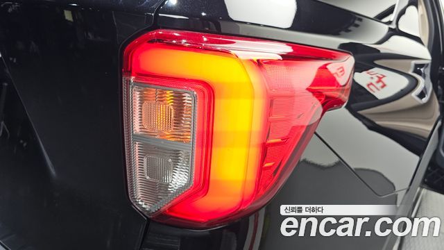 Ford Explorer 2020 — photo 9