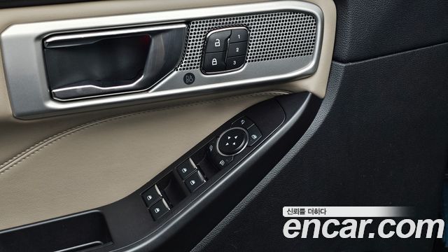 Ford Explorer 2020 — photo 28