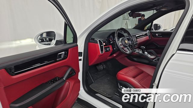Porsche Cayenne 2020 — photo 13