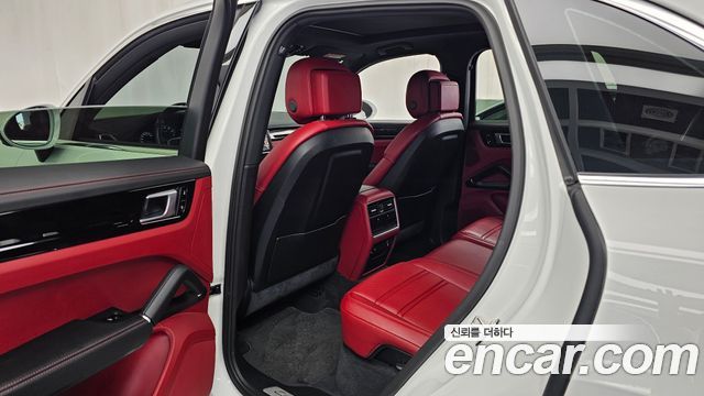 Porsche Cayenne 2020 — photo 18