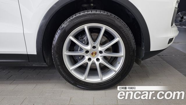 Porsche Cayenne 2020 — photo 7