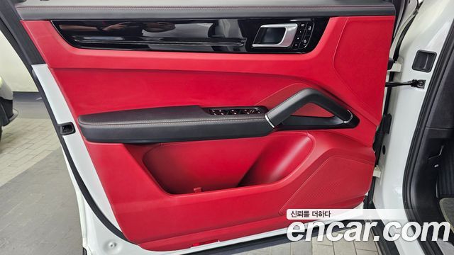 Porsche Cayenne 2020 — photo 14