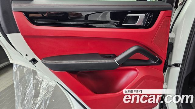 Porsche Cayenne 2020 — photo 15