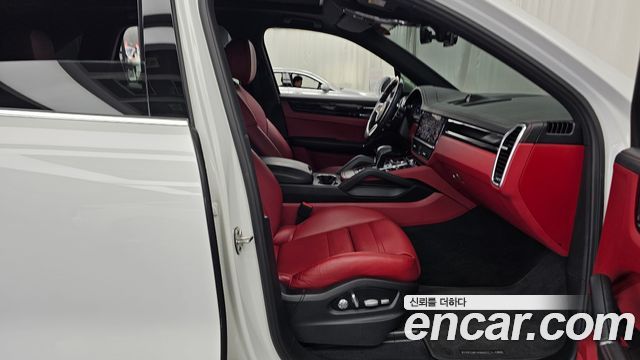 Porsche Cayenne 2020 — photo 16