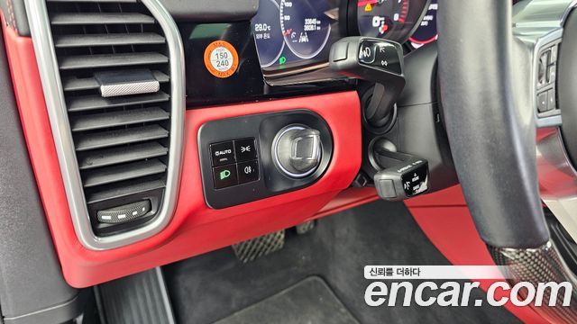 Porsche Cayenne 2020 — photo 27