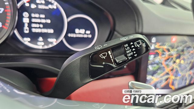 Porsche Cayenne 2020 — photo 28