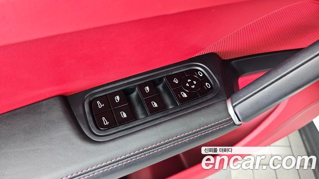 Porsche Cayenne 2020 — photo 30