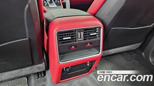 Porsche Cayenne 2020 — photo 31