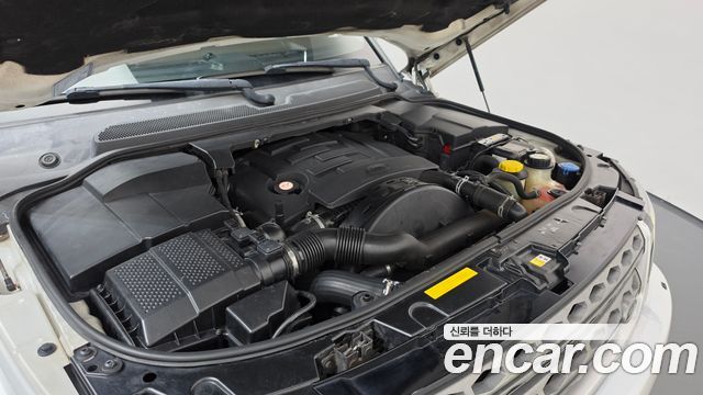 Land Rover Discovery 2015 — photo 6