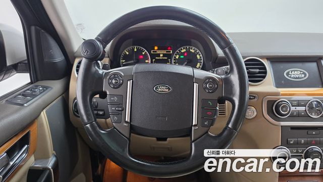 Land Rover Discovery 2015 — photo 13