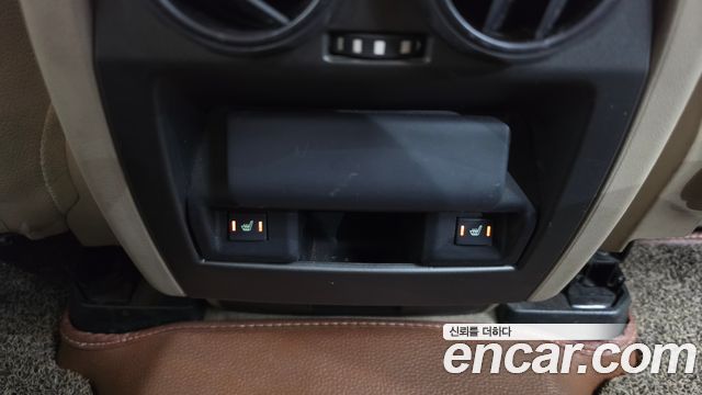 Land Rover Discovery 2015 — photo 19