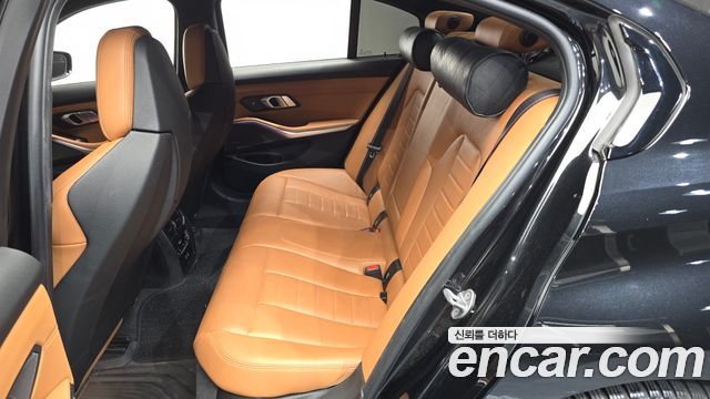 BMW 3-Series 2021 — photo 17