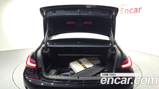 BMW 3-Series 2021 — photo 25