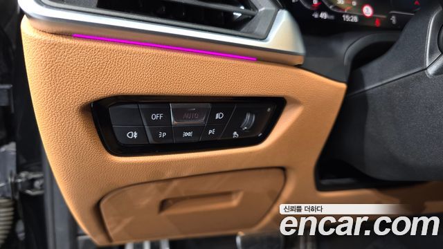 BMW 3-Series 2021 — photo 26