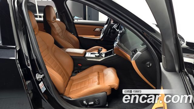 BMW 3-Series 2021 — photo 16
