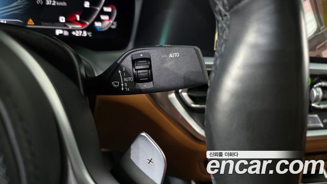 BMW 3-Series 2021 — photo 27