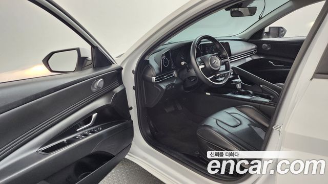 Hyundai AVANTE 2023 — photo 13