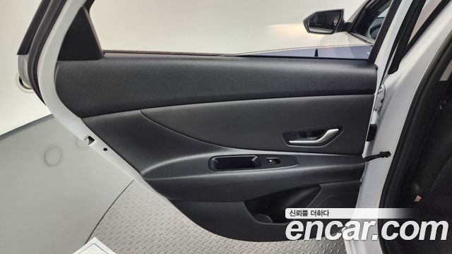 Hyundai AVANTE 2023 — photo 15