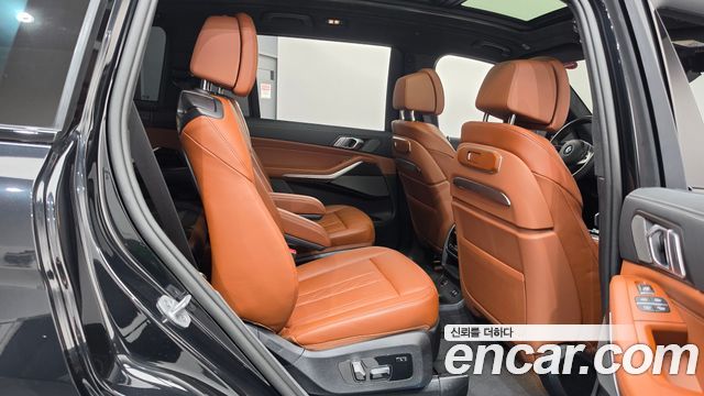 BMW X7 2025 — photo 17