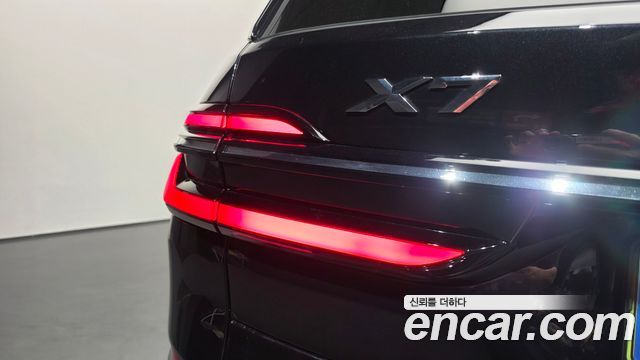 BMW X7 2025 — photo 9