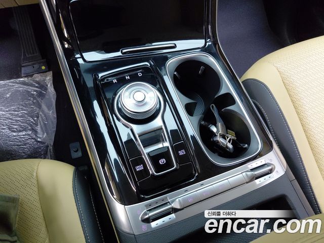 Kia Canival 2023 — photo 12
