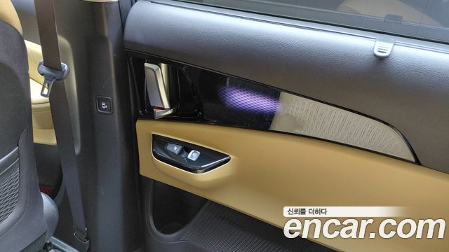 Kia Canival 2023 — photo 24