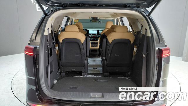 Kia Canival 2023 — photo 25