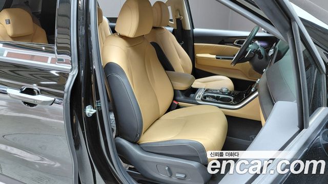 Kia Canival 2023 — photo 16