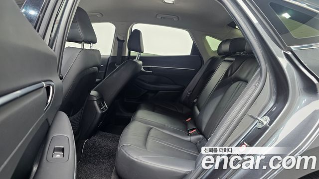 Hyundai Sonata 2022 — photo 18