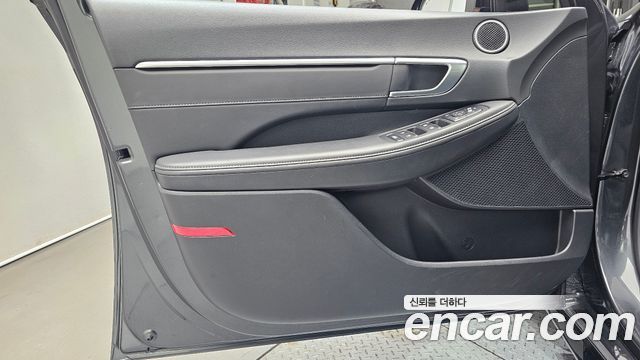 Hyundai Sonata 2022 — photo 14