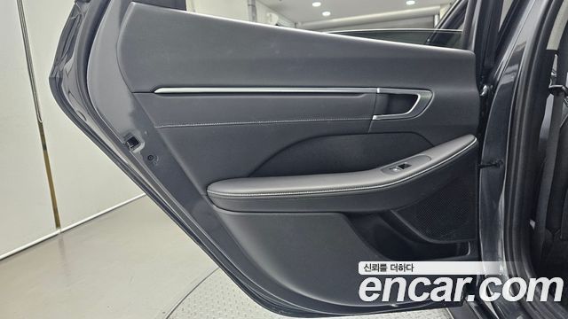 Hyundai Sonata 2022 — photo 15