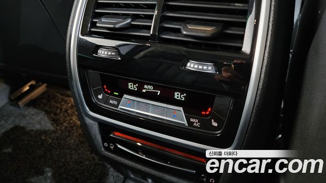 BMW X7 2020 — photo 18