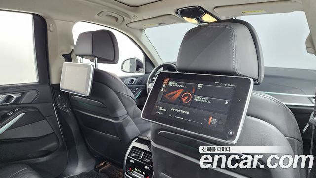 BMW X7 2020 — photo 19