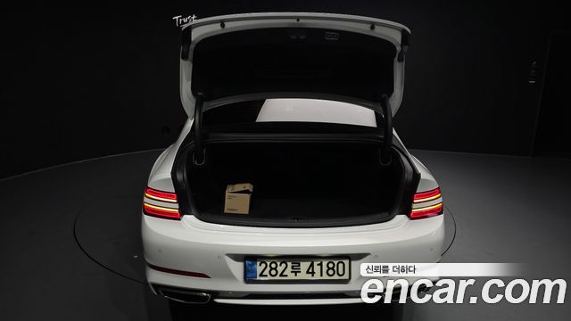 Genesis G80 2022 — photo 26