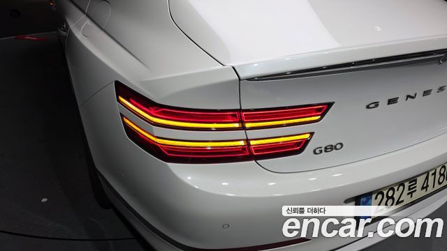 Genesis G80 2022 — photo 9