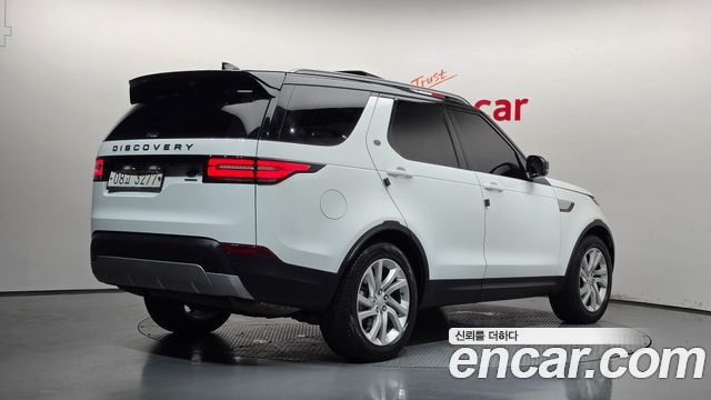 Land Rover Discovery 2018 — photo 2