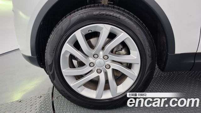 Land Rover Discovery 2018 — photo 5