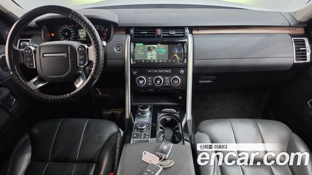 Land Rover Discovery 2018 — photo 10
