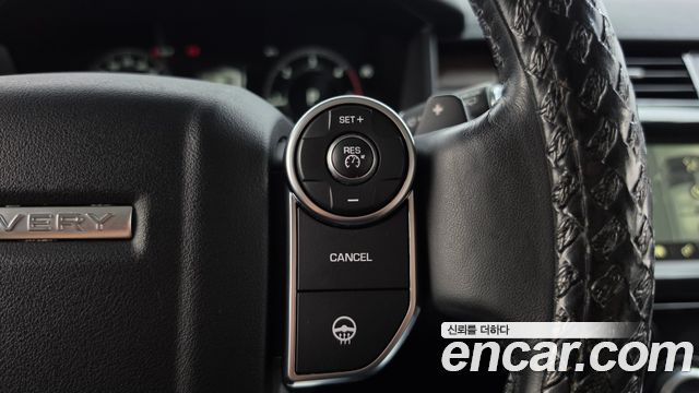 Land Rover Discovery 2018 — photo 22